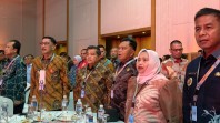 Dorong Penguatan Layanan Dasar dan Lingkungan Bupati Asmar Hadiri Apresiasi Pemda Berprestasi.