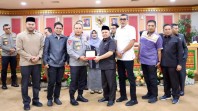 Pimpinan DPRD Provinsi Riau dan Anggota DPRD Provinsi Riau melakukan audiensi bersama Polda Riau