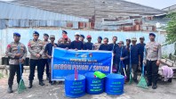 Program Jalur Bersih Pantai Sasar Pelabuhan Camat, Polairud Meranti Gandeng Warga
