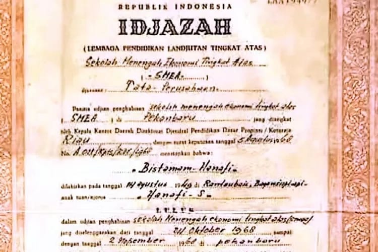 Dugaan Ijazah Palsu Bupati Rohil Meledak, Polisi Telusuri Dugaan Pemalsuan Dokumen