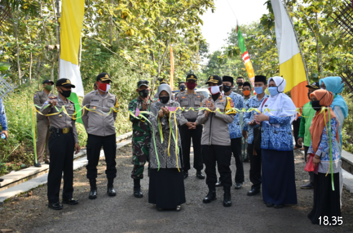 Walikota Banjar bersama Kapolres Banjar Resmikan Lembur Tohaga Lodaya Di Kel. Situbatu
