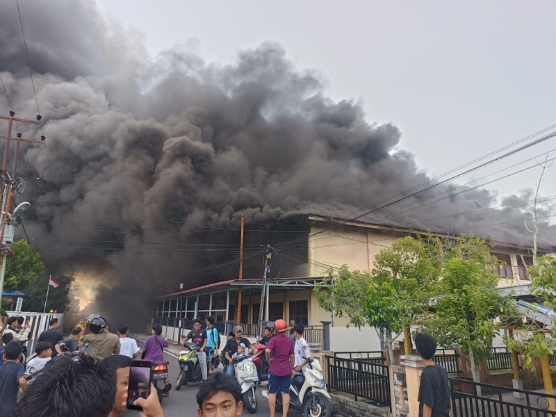 Hanya Tinggal Kenangan Si Jago Merah Lalap Sebagian Bagunan SMA Negeri 1 Selasa Sore