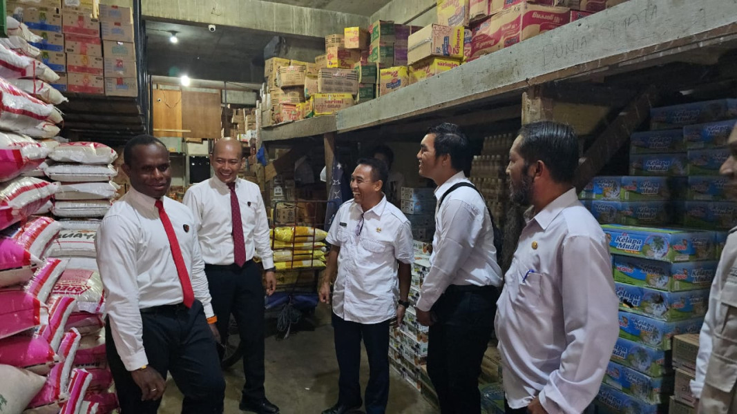 Satreskrim Polres Meranti Bersama Disperindag Pengecekan Ketersedian dan Harga Bahan Pokok