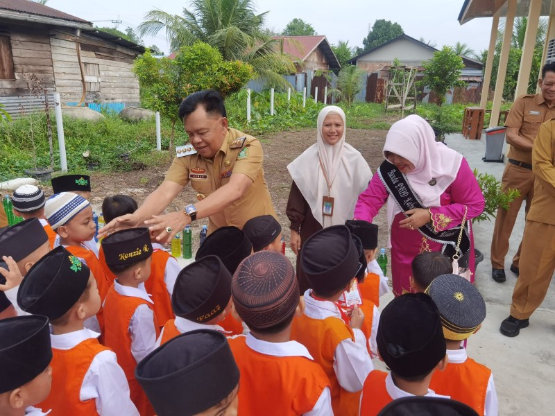 Hari Pertama Sekolah, Bupati Asmar Pastikan MPLS Ramah Berjalan Optimal di Kepulauan Meranti
