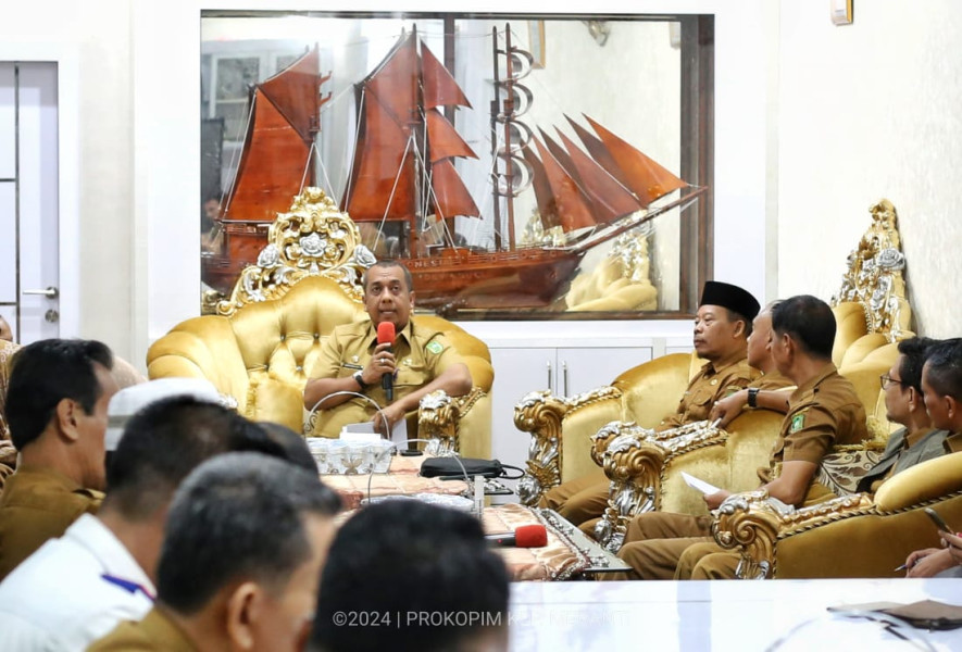 Rapat Kerja Perdana, Pjs Bupati Meranti Roni Rakhmat Tekankan Kerjasama dan Kolaborasi Seluruh OPD