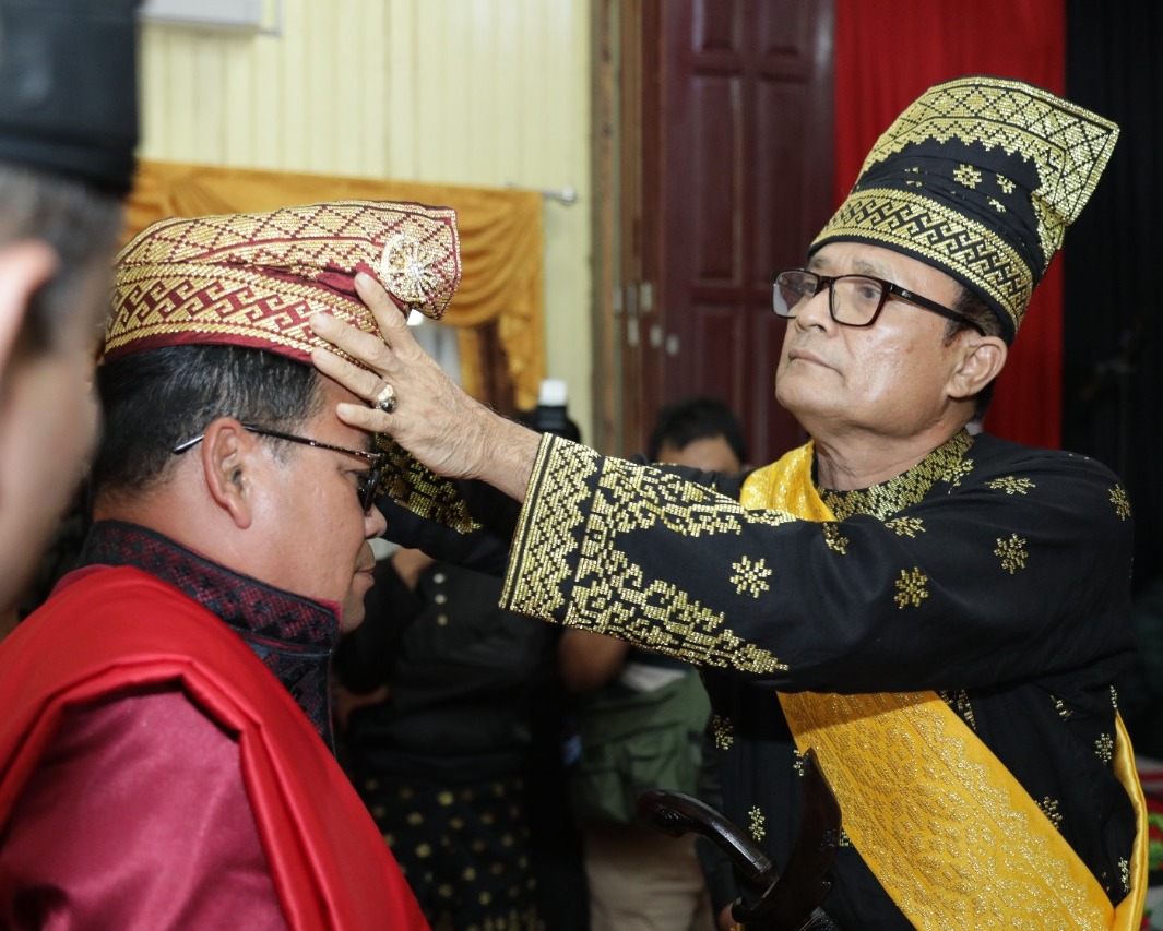 LAMR Rokan Hulu Tabalkan Datuk Suhartono Rifa'i Sebagai Panglimo Bosa Paga nogori