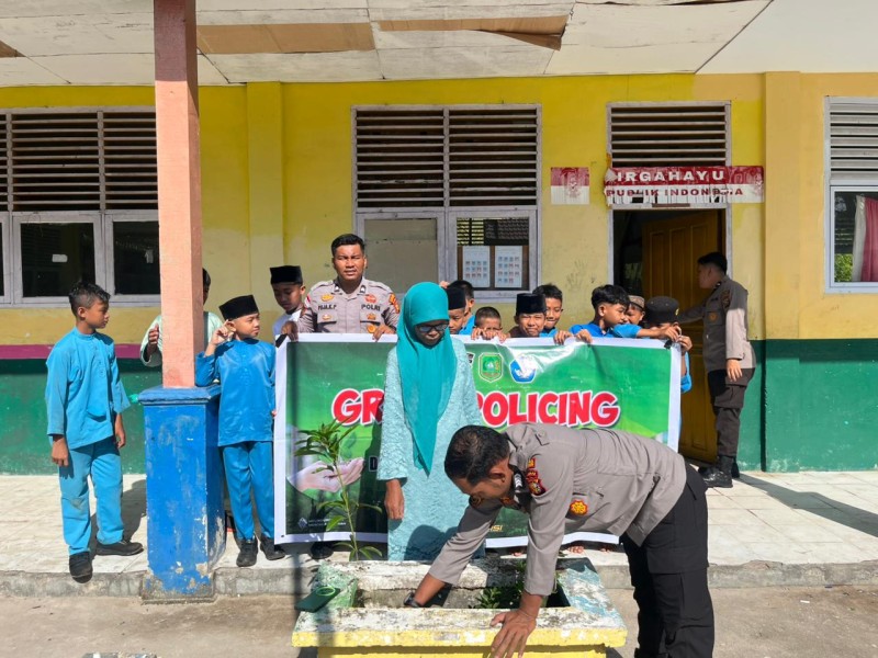 Edukasi Green Policing Konsep Polres Meranti Letaraikan Lingkungan