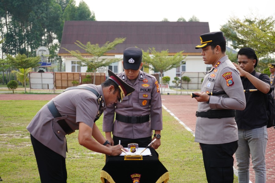 Tekankan Integritas Palayanan, Kapolres  Meranti Laksanakan Serah Terima Lima Pejabat