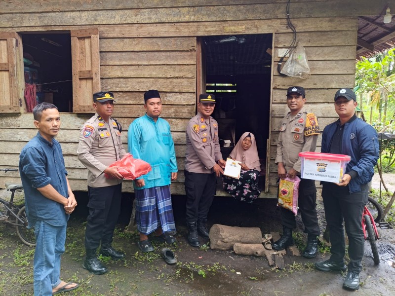 Polsek Merbau Peduli Cepat Tanggap Terhadap Korban Kebakaran Dan Salurkan Bantuan Sosial.