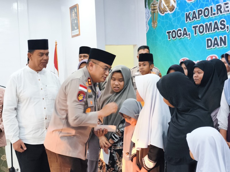 Polres Meranti Gelar Bukber, Santuni 40 Anak Yatim Serta Eratkan Silahturami Bersama Masyarakat.