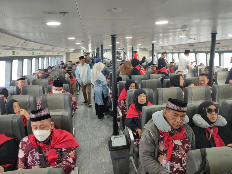 Sudah Tiba Di Batam Jemaah Calon Haji Meranti Akan Berangkat Selasa Sore Besok Menuju Kota Mekah.