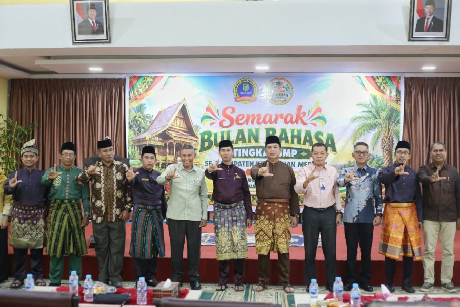 Semarak Bulan Bahasa SMP se-Meranti, Sudandri Ajak Pelajar Lestarikan Bahasa Melayu