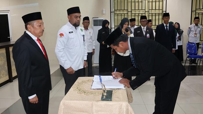 Kakanwil Kemenag Riau Muliardi Lantik Pejabat Eselon IV dan Kepala KUA Kecamatan