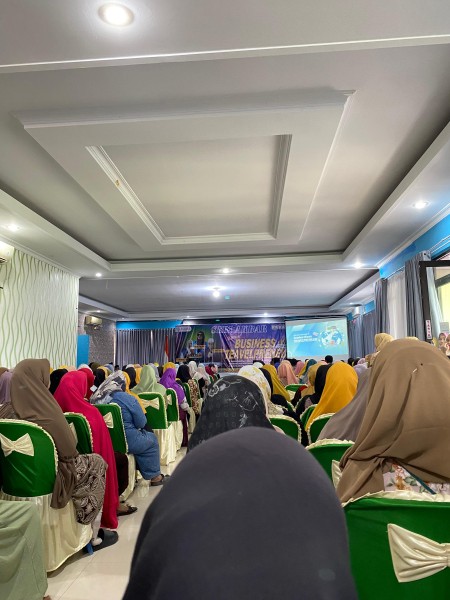 Samira Travel Taja Seminar Business Travel Preneurship di Stanum Bangkinang