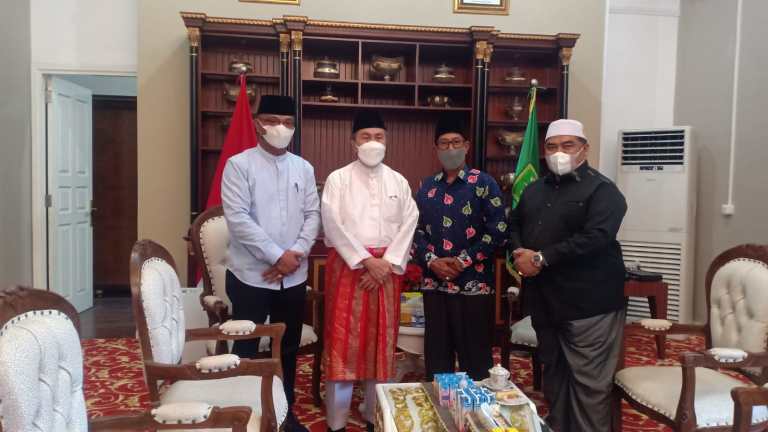 Datuk Seri Setia Amanah Gubernur Riau akan hadiri penobatan pengurus LAMR-Kampar .