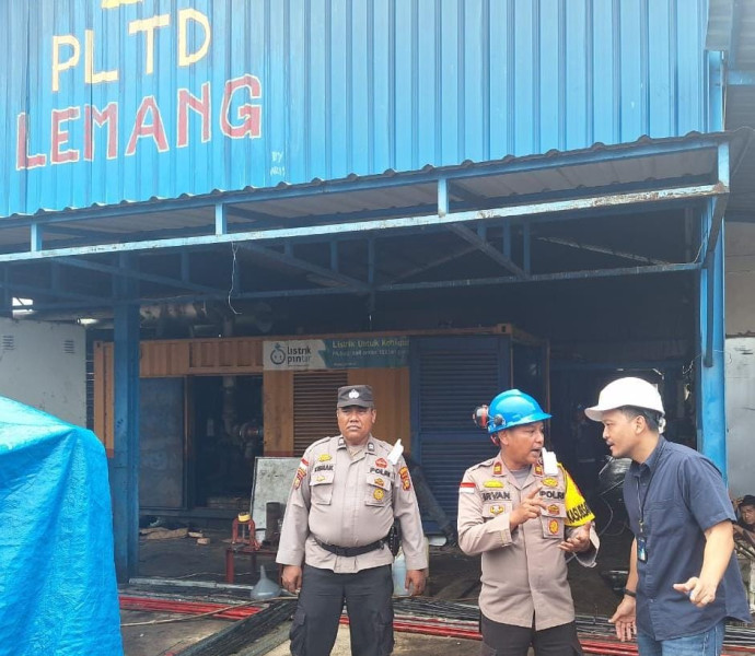 Kapolsek Rangsang Barat Bersama Kepala PLN Selatpanjang Tinjau PLTD Lemang, Pastikan Pasokan Listrik Aman Saat Pilkada