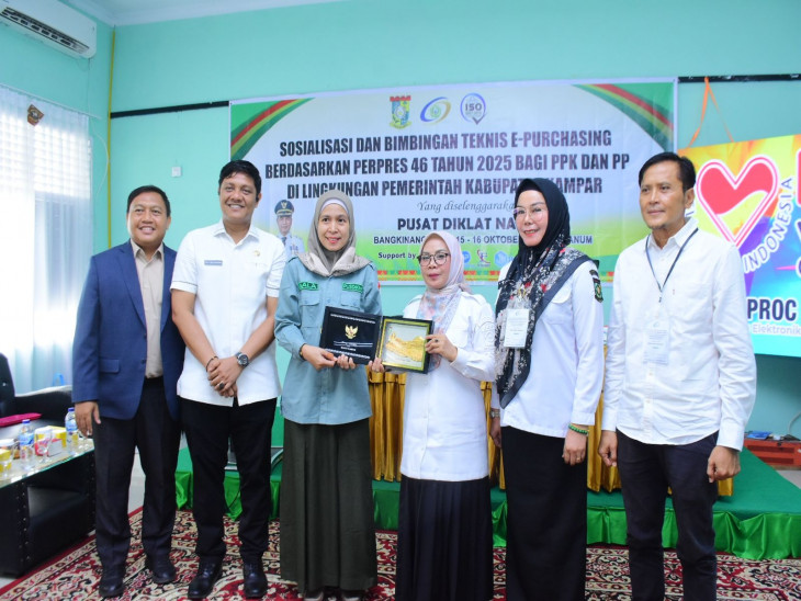 Wakil Bupati Kampar Dr. Hj. Misharti, S.Ag., M.Si Hadiri Pembukaan Sosialisasi dan Bimtek E-Purchasing Untuk Pemda Kampar di Stanum Resort