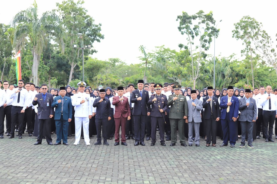 Dihadiri Kapolres  Upacara Peringati Hari Lahir Pancasila & Penyerahan SK CPNS Di Kantor Bupati Meranti