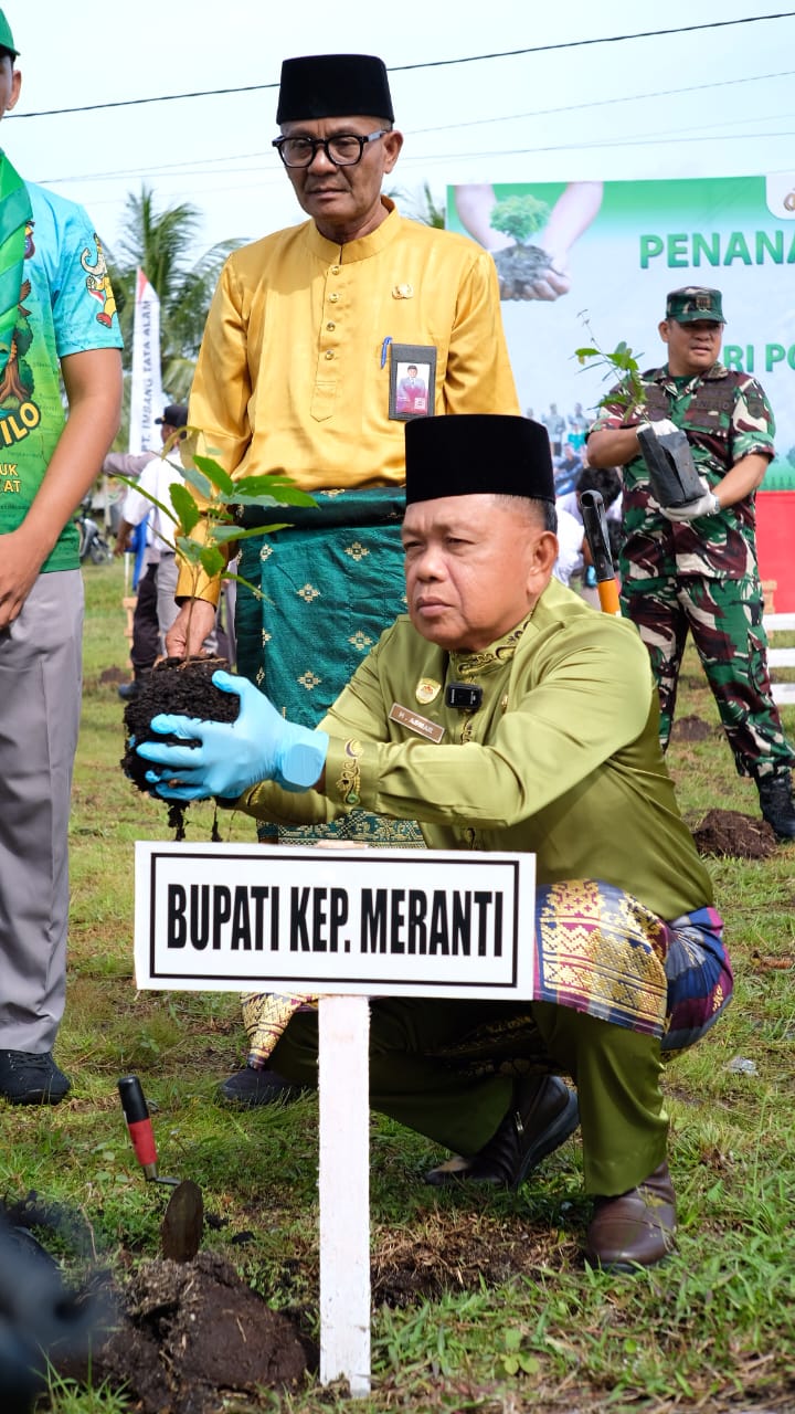 Hari Pohon Nasional Polres Meranti Bersama Bupati Tanam 21.000