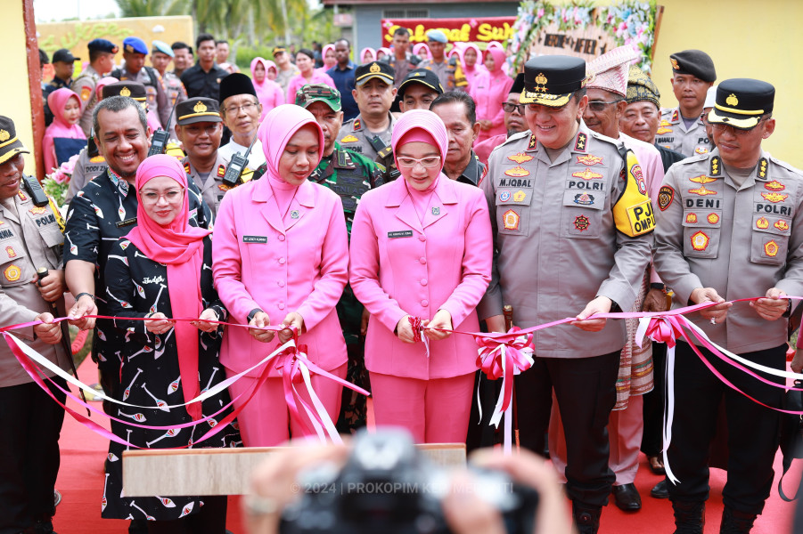 Pjs Bupati Roni Rakhmat Dampingi Kunker Kapolda Riau Beserta Istri di Rangsang Barat