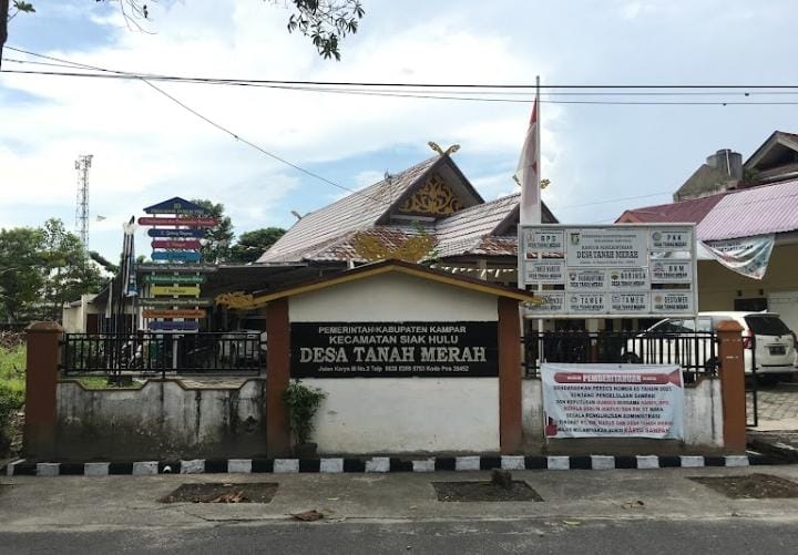 Desa Tanah Merah Terbaik dan Sangat Transparan, Kades H. Syahrul Amri Nasution Dicintai Oleh Rakyat