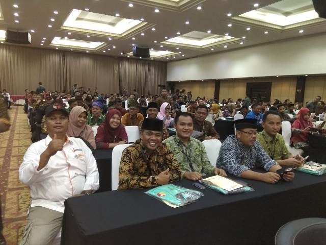 Bawaslu Riau Berikan Penghargaan Pengawasan Pilgubri 2018