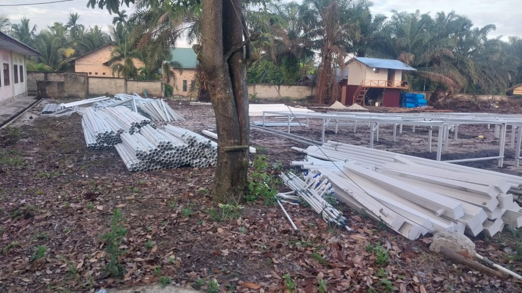 Kandang Ayam Dibangun di Tanah Sekolah, Pj Kades Irwansyah Diduga Terlibat Korupsi Rp 200 Juta Dana Desa