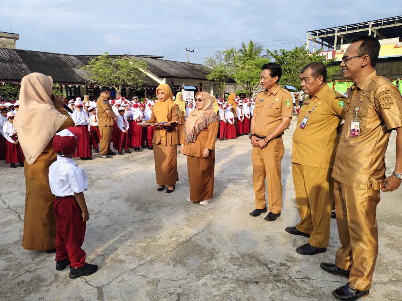 Tahun Ajaran Baru Dimulai, 221 Kepala Sekolah SD-SMP di Kepulauan Meranti Sambut Murid dengan MPLS Serentak