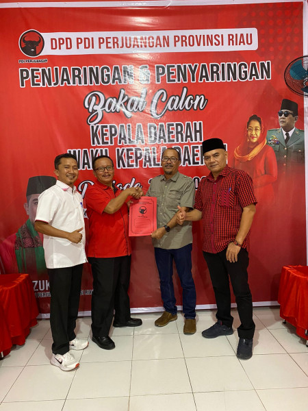 Mantab Maju Pilgubri, Nasaruddin Ambil Formulir di PDI Perjuangan