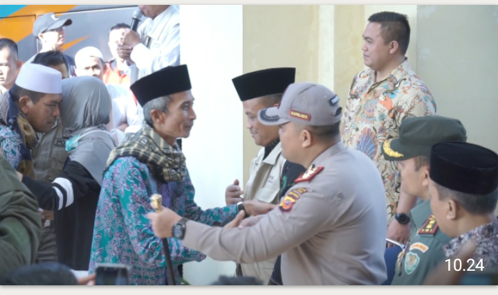 Walikota Banjar  bersama Kapolres Banjar dan Dandim 0613 Ciamis Sambut kedatangan para Jamaah Haji