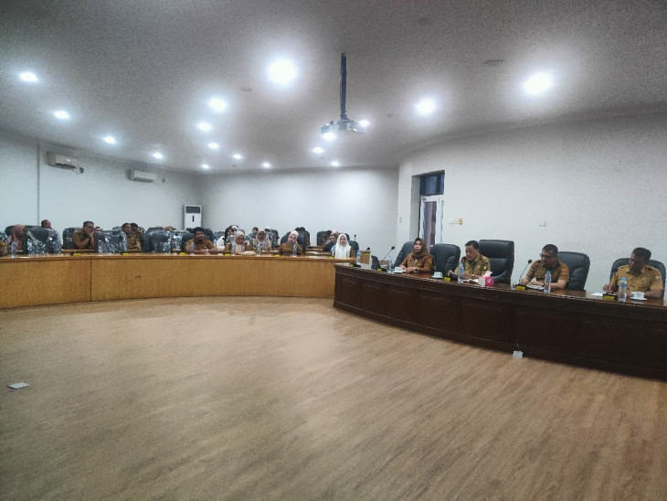 Plt. Sekretaris DPRD Kampar Pimpin Rapat Persiapan Paripurna Hari Jadi ke-76 Kabupaten Kampar