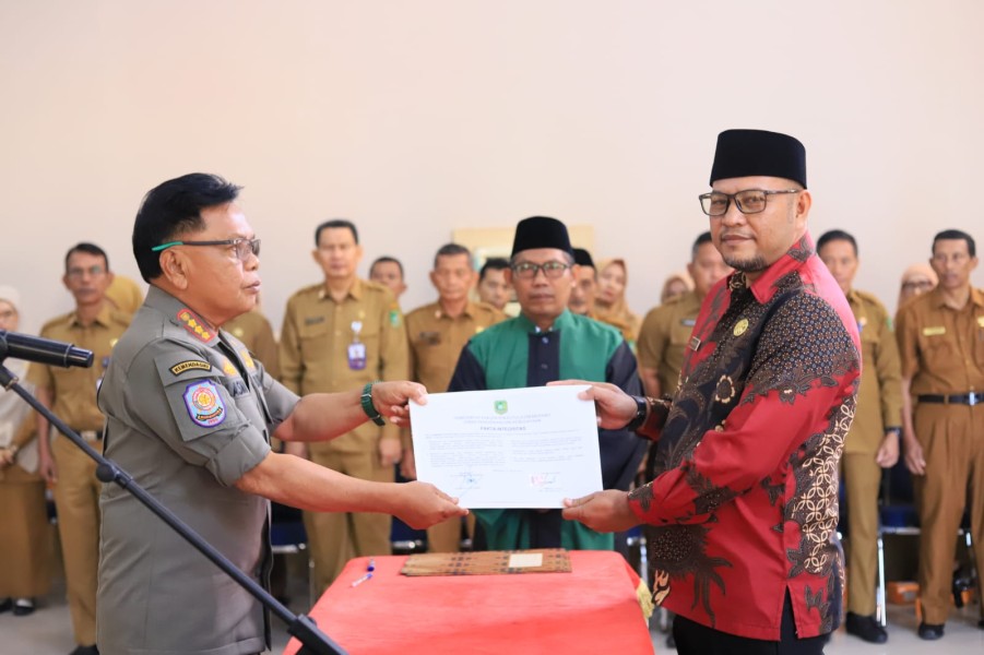 Bupati Meranti Lantik Kepala Sekolah Definitif di Seluruh Kecamatan