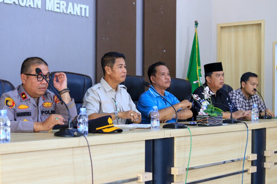 Pemkab Meranti dan PLN Sepakat Tuntaskan Masalah Listri Selama 10 Hari Kedepan.