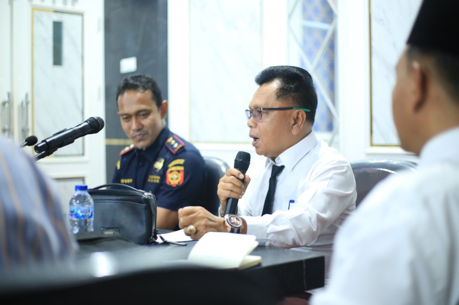 Bupati Asmar Gandeng Bea Cukai Bengkalis, Dorong Ekspor Sagu Meranti dan Solusi Panglong Arang
