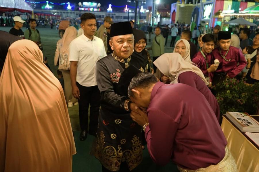 Bupati Asmar Hadiri Pembukaan MTQ ke-44 Tingkat Provinsi Riau