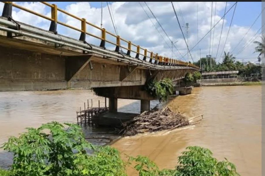 Penutupan Jembatan Sungai Rokan Picu Keluhan Warga Mengantar Anak Sekolah, Kontrakan Jadi Solusi Sementara