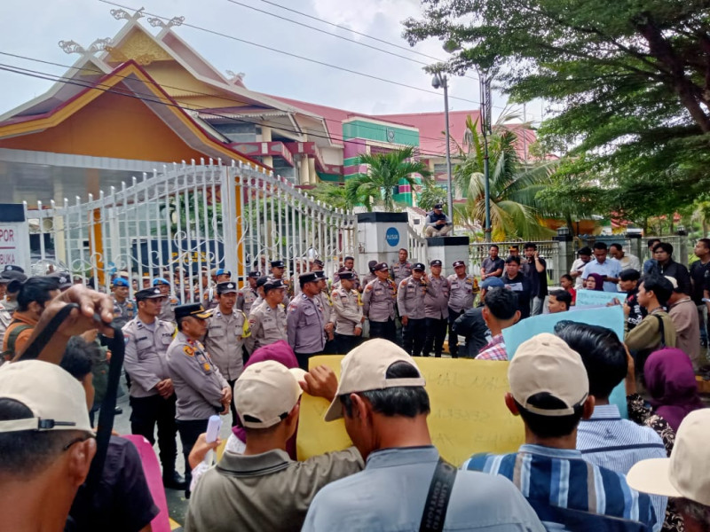 DPRD Riau Akhirnya Panggil Instansi Terkait Setelah Aksi Unjuk Rasa Ratusan Petani Koppsa-M