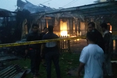 Asrama Mako Brimob Polda Riau Terbakar