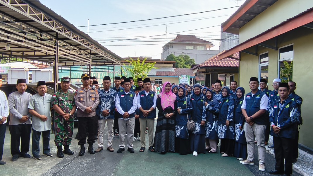 Bupati Kepulauan Meranti Lepas 110 Kafilah MTQ ke-43 Provinsi Riau