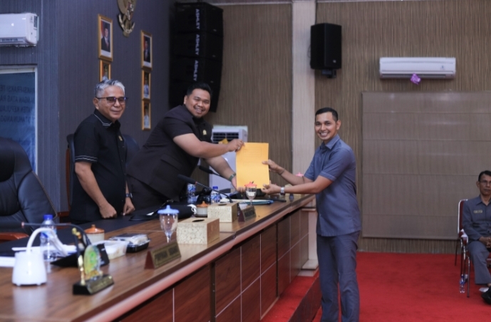 Fraksi DPRD Sampaikan Pandum Terhadap Penyampaian Nota Keuangan Atas Ranperda Meranti Tentang Perubahan APBD 2025
