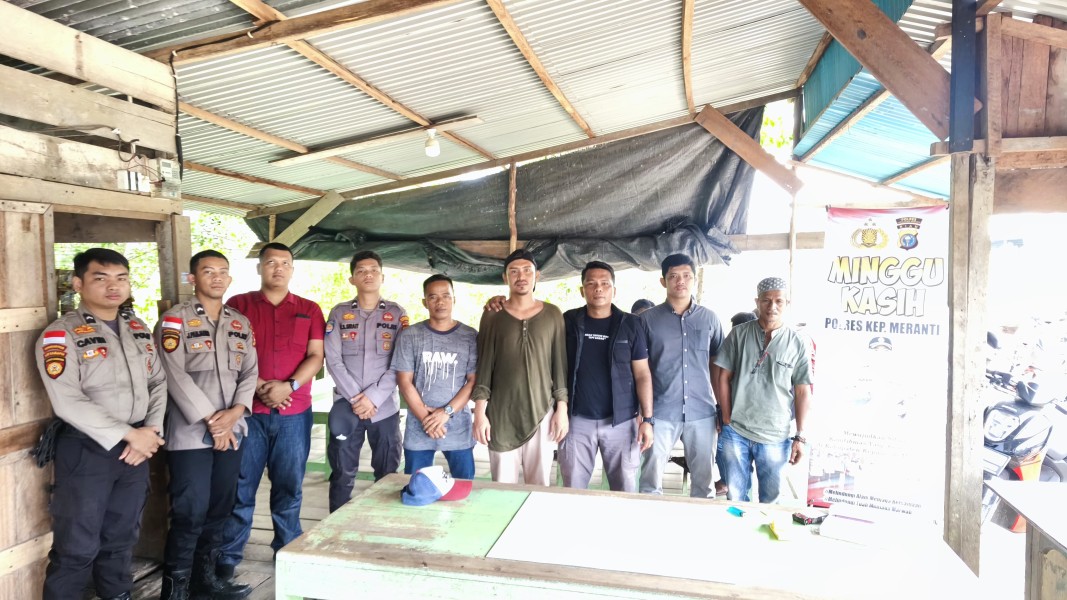 Jalin Komunikasi Bersama Buruh Pelabuhan, Polres Meranti Sampaikan Pesan Kamtibmas Lewat Program Minggu Kasih