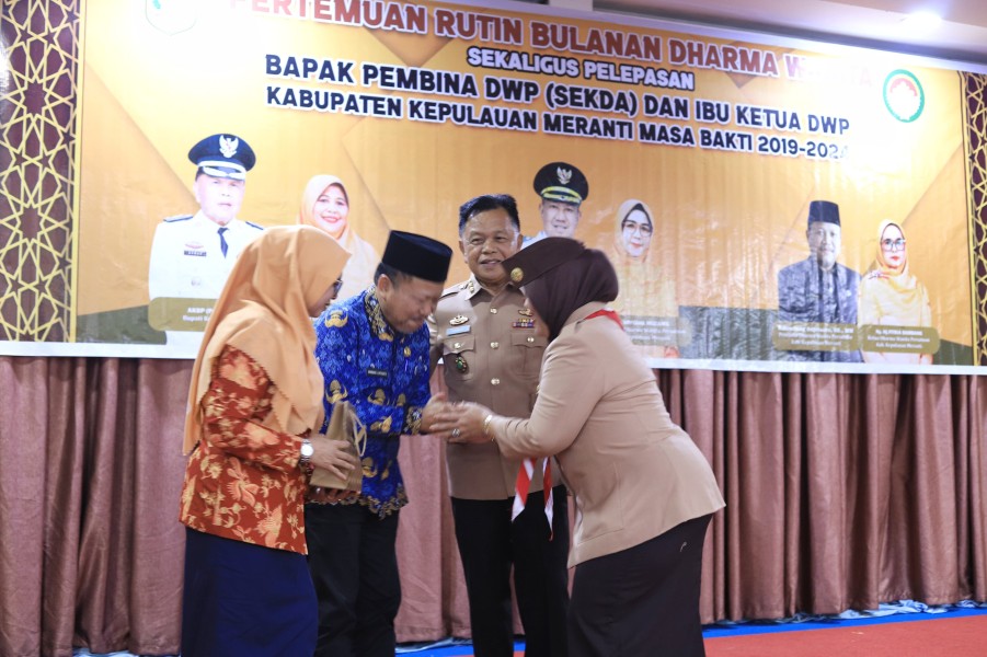 Setelah Mengabdi 14 Tahun Kini Bambang Suprianto Dipurnatugaskan Dari ASN Jabatan Sekda Meranti.