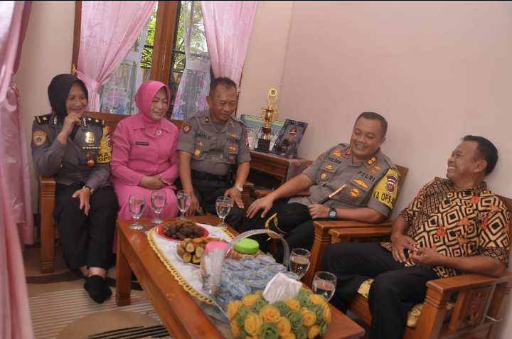 Kapolres Banjar Silaturahmi Ketua Persatuan Purnawirawan (PP) Polri