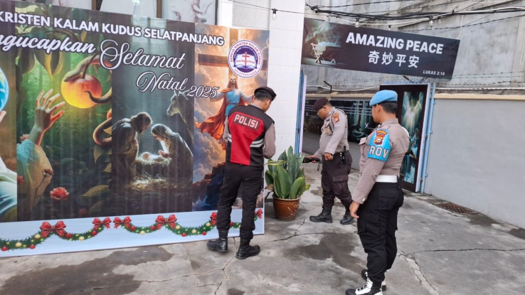Polres Meranti Lakukan Patroli Di Gereja Jelang Natal 2025