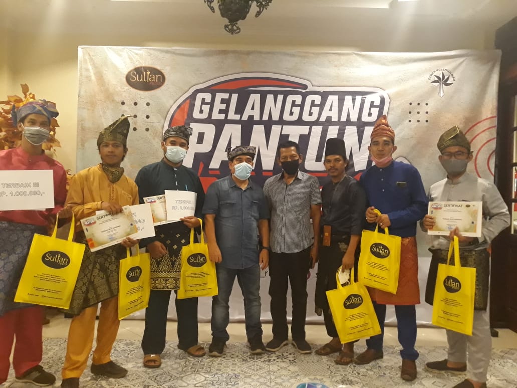 Berikut Ini Para Juara Gelanggang Pantun se-Riau