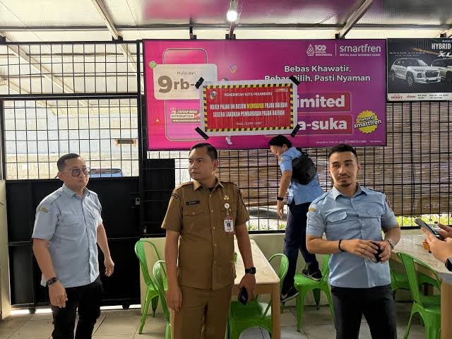 Tempat Tongkrongan Walikota Pekanbaru,  Hokky Panam Disegel Gara Nunggak Pajak