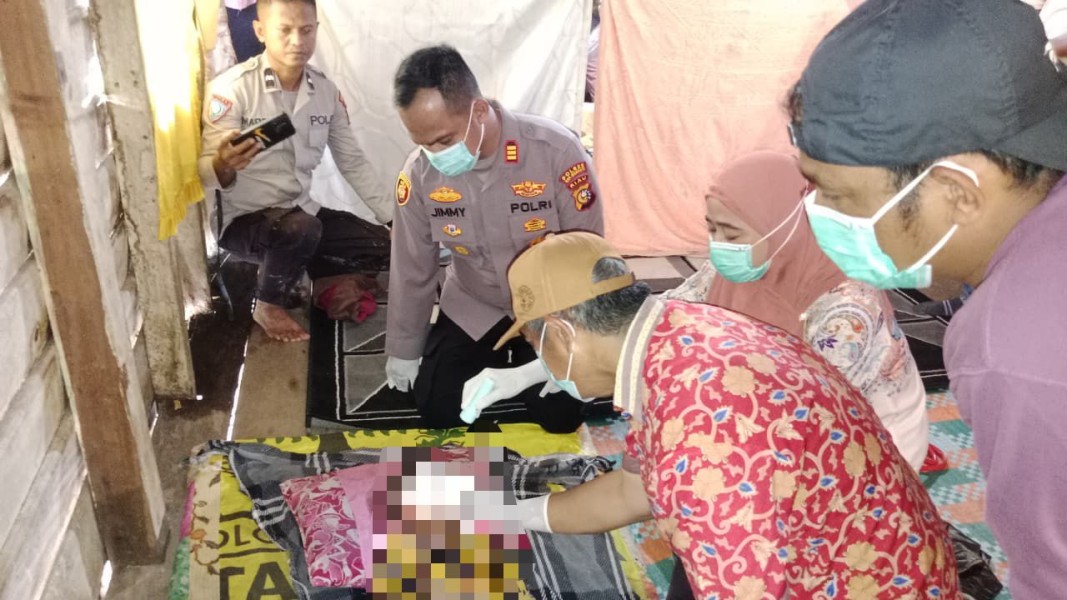 Bersama Warga, Polsek Merbau Evakuasi Bocah yang Tenggelam di Sungai Melibur