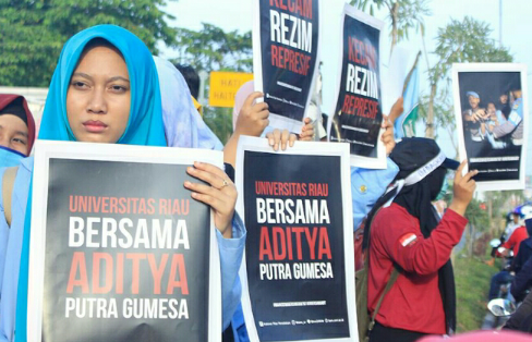 Sejumlah Aktivis Mahasiswa Ditahan, BEM UR Tolak Sikap Represif Aparat Lewat Aksi Solidaritas