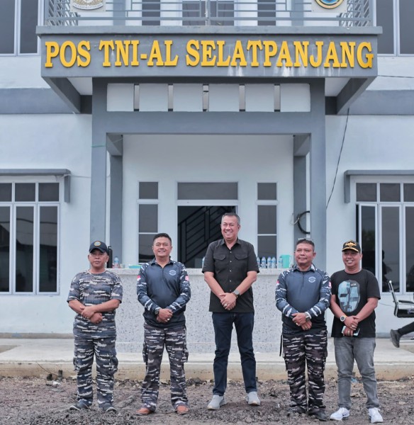 Ciptakan Silaturahmi Baik Wabup Kunjungi Pos TNI AL Selatpanjang