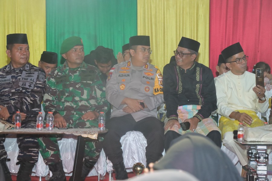 Takbir Bergema Di Meranti Bupati Kapolres Lepas Pawai Takbir Idul Firltri  1447 H